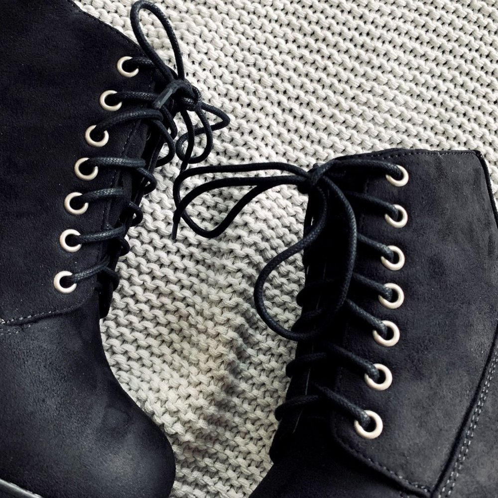 Soda Black Suede Lace-Up Chunky Heel Ankle Booties - Picture 6 of 8